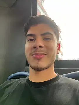 ApoloGray   online show from April 15, 2026, 7:18 pm