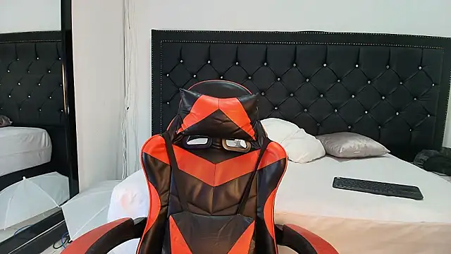 NohaDrake online show from March 21, 2026, 8:19 am