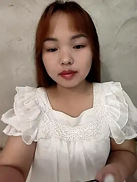 Snapshot of Mina_xYx chatting on May 5, 2026, 2:03 am Mina xYx online show from May 5, 2026, 2:03 am