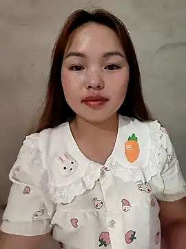 Snapshot of Mina_xYx chatting on May 28, 2026, 4:42 am Mina xYx online show from May 28, 2026, 4:42 am