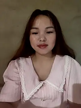 Snapshot of Mina_xYx chatting on May 18, 2026, 4:12 pm Mina xYx online show from May 18, 2026, 4:12 pm