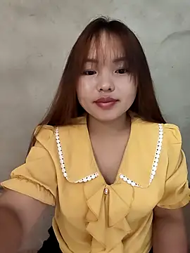 Snapshot of Mina_xYx chatting on April 21, 2026, 2:51 am Mina xYx online show from April 21, 2026, 2:51 am