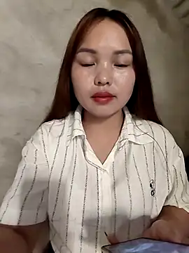 Snapshot of Mina_xYx chatting on April 23, 2026, 12:29 pm Mina xYx online show from April 23, 2026, 12:29 pm