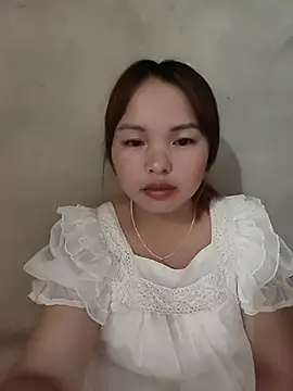 Snapshot of Mina_xYx chatting on June 3, 2026, 6:01 pm Mina xYx online show from June 3, 2026, 6:01 pm