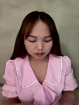Snapshot of Mina_xYx chatting on April 22, 2026, 3:52 pm Mina xYx online show from April 22, 2026, 3:52 pm