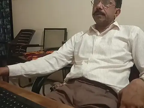 Snapshot of biger_top chatting on July 19, 2026, 2:20 am biger top online show from July 19, 2026, 2:20 am
