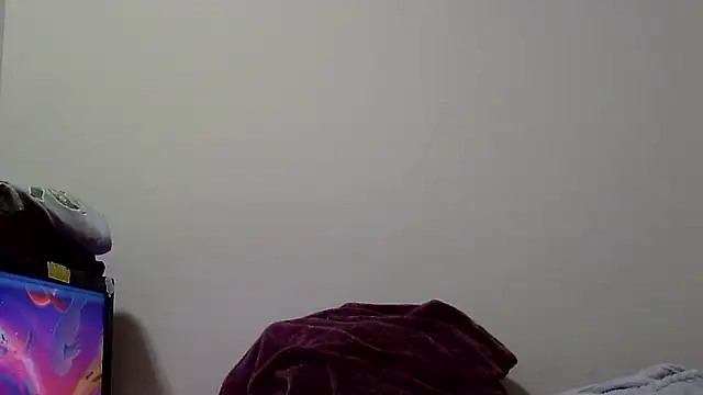 kitty-kitten82 online show from April 8, 2026, 5:20 am