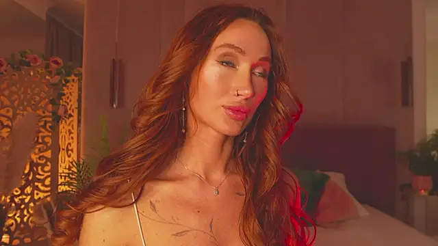 SerenaWest  online show from April 16, 2026, 5:25 pm