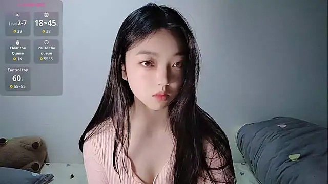 oblakitty  online show from April 1, 2026, 12:13 am