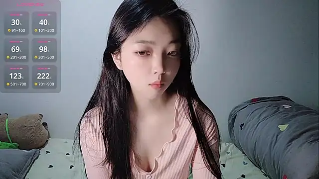 oblakitty  online show from April 12, 2026, 12:14 am