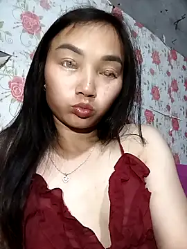 emmasexy2k online show from April 17, 2026, 1:36 pm