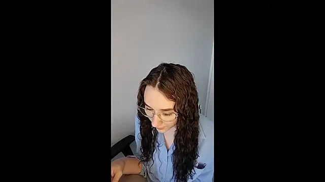 LaritaTocchio online show from April 14, 2026, 7:13 am