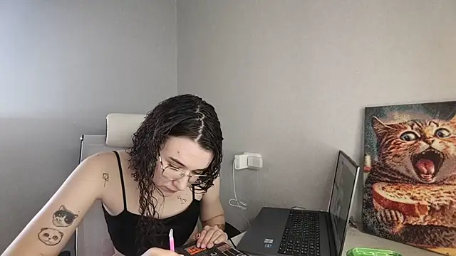 LaritaTocchio online show from March 18, 2026, 8:06 am