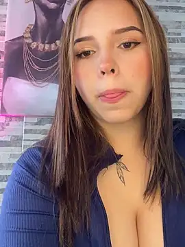 lunacandy 0 online show from April 14, 2026, 4:23 pm