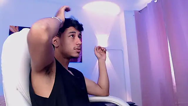 Vezzx online show from March 28, 2026, 6:31 pm