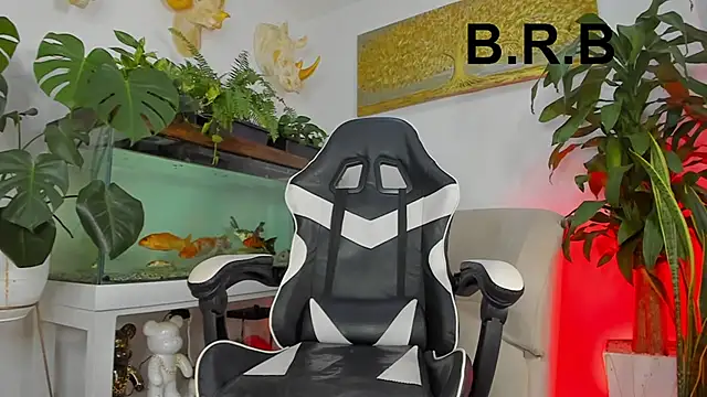 lia lovelly01 online show from April 10, 2026, 3:57 am