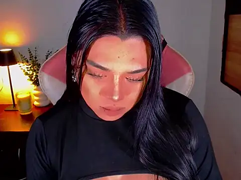 Zandralopez online show from March 27, 2026, 8:48 am