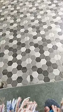 xyz 2giT online show from March 18, 2026, 10:51 am