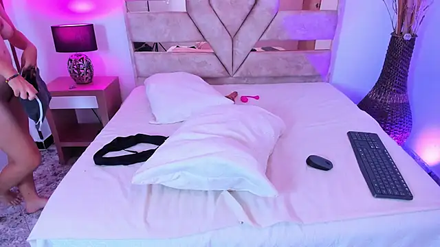 CloeFerri online show from April 12, 2026, 12:08 pm