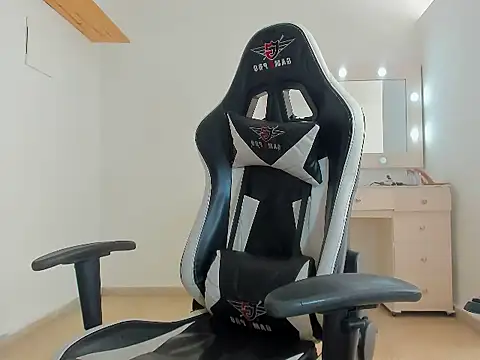 Thaliana Jaramillo online show from March 25, 2026, 5:01 pm