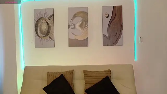 lil moon1 online show from April 17, 2026, 12:30 pm