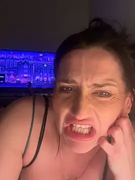 Siren  xxx online show from March 18, 2026, 9:15 pm