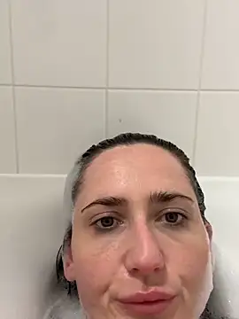 Siren  xxx online show from April 7, 2026, 7:37 pm