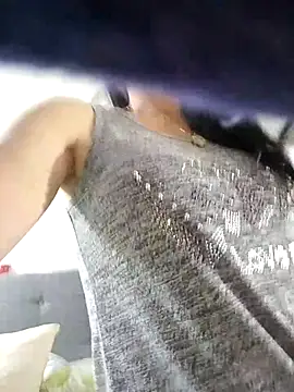 Taniafirelux online show from April 4, 2026, 9:10 pm