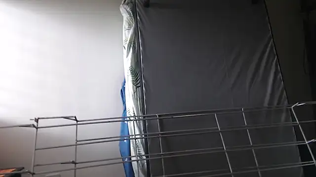 Taniafirelux online show from April 11, 2026, 3:59 pm