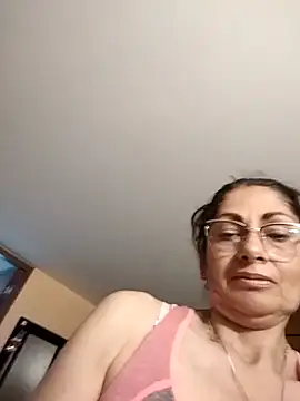 Taniafirelux online show from April 21, 2026, 10:49 pm