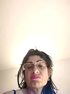 Taniafirelux online show from March 27, 2026, 8:32 pm