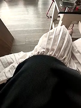 Enmy 24 online show from April 7, 2026, 2:02 am