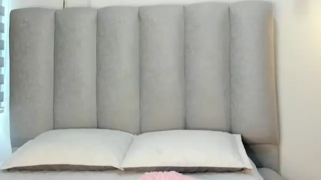 Valentina lux1 online show from June 2, 2026, 1:55 pm