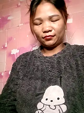 maymay121 online show from May 11, 2026, 10:29 pm