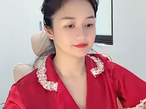 AmyLinee 1 online show from May 20, 2026, 5:04 am