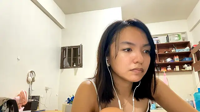 NoreenPierotti online show from April 18, 2026, 1:13 pm