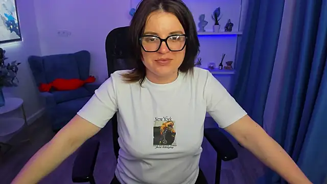 AmeliaDateri online show from April 1, 2026, 7:11 pm