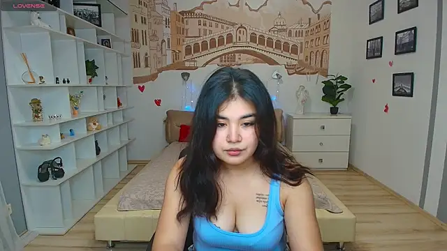 AlicaMayer online show from April 20, 2026, 8:17 am