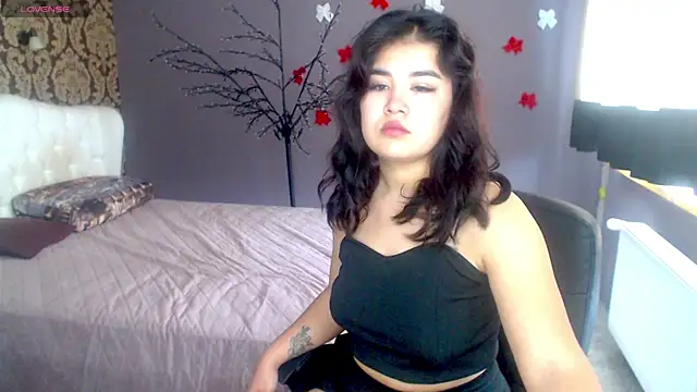 AlicaMayer online show from April 2, 2026, 6:09 am