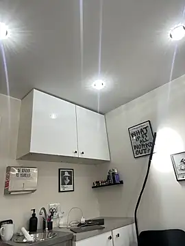 skarletthorne online show from April 7, 2026, 6:59 am