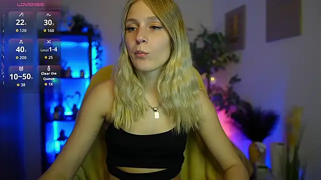 Luna Grace18 online show from April 5, 2026, 1:29 pm