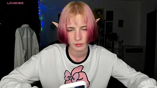 sweet peach    online show from April 7, 2026, 3:14 pm