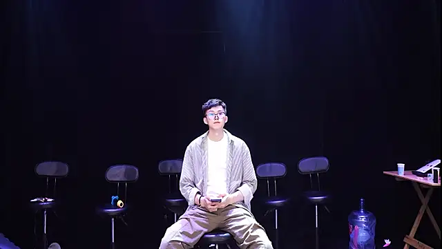 LookingBoy-001 online show from March 28, 2026, 6:31 pm