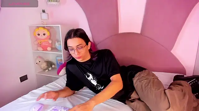 Keita Moon online show from March 27, 2026, 11:44 am