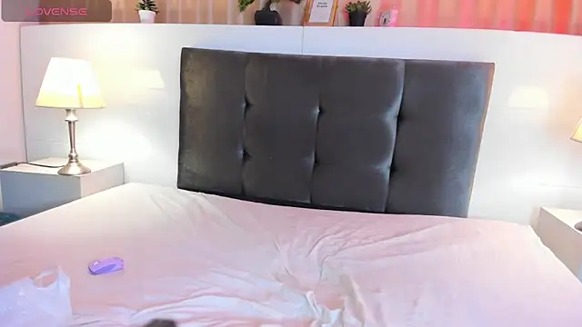 Keita Moon online show from April 12, 2026, 12:19 pm