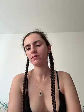 Snapshot of starlight_mo chatting on June 22, 2026, 3:09 pm starlight mo online show from June 22, 2026, 3:09 pm