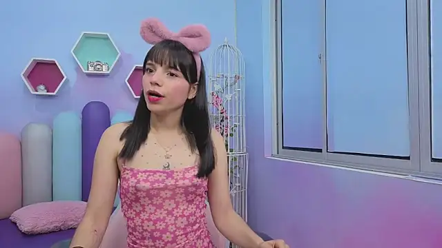 Isaa Skinny online show from April 17, 2026, 3:31 am