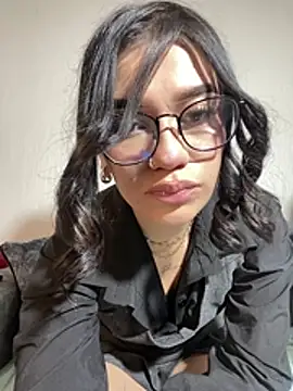 chloe evans0 online show from April 12, 2026, 3:43 am