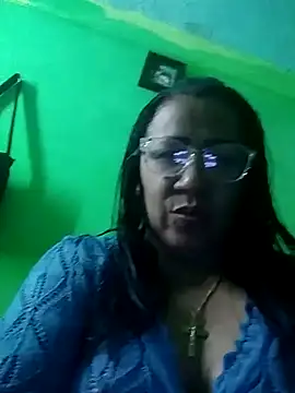 juliataylorhot online show from April 17, 2026, 11:07 pm