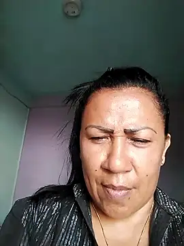 juliataylorhot online show from April 12, 2026, 7:50 pm